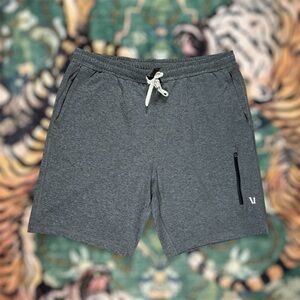 Vuori Sunday Performance Shorts V381 Activewear Drawstring Heather Gray Large